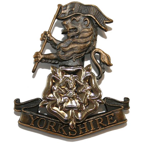 Issue Yorkshire Regiment Bronze Cap / Beret Badge